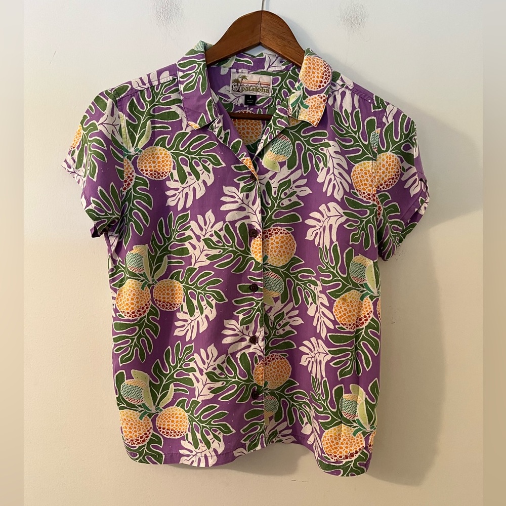 Womenâs Purple Pineapple Print Button-Down Shirt